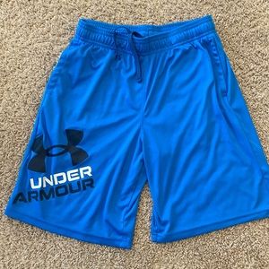 Big boy under Armour shorts